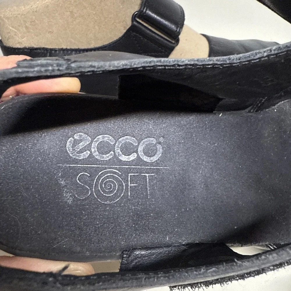 Ecco Soft Sandal Womens 7,5 Black Strap Open Toe Slip On Casual Comfort Leather